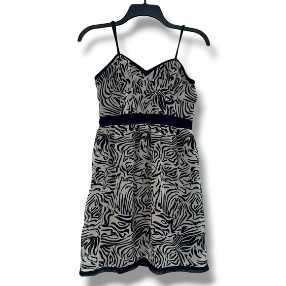 The Unbranded Brand Tops - Women's Medium Y2k Babydoll Tank Top Zebra Print 2000s Party Girl Paris Hilton